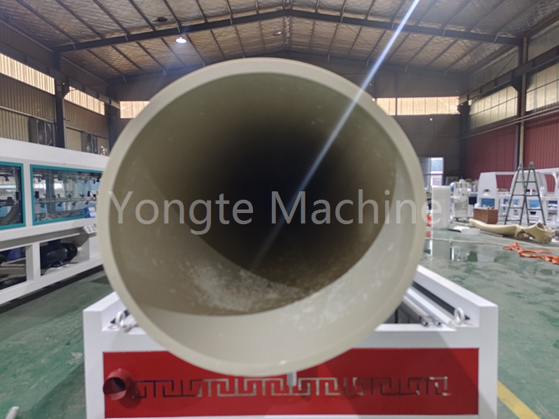 La maquinaria de plástico yongte supera las dificultades de producción de las tuberías de PVC de 630 mm y promueve el avance de la calidad de la industria