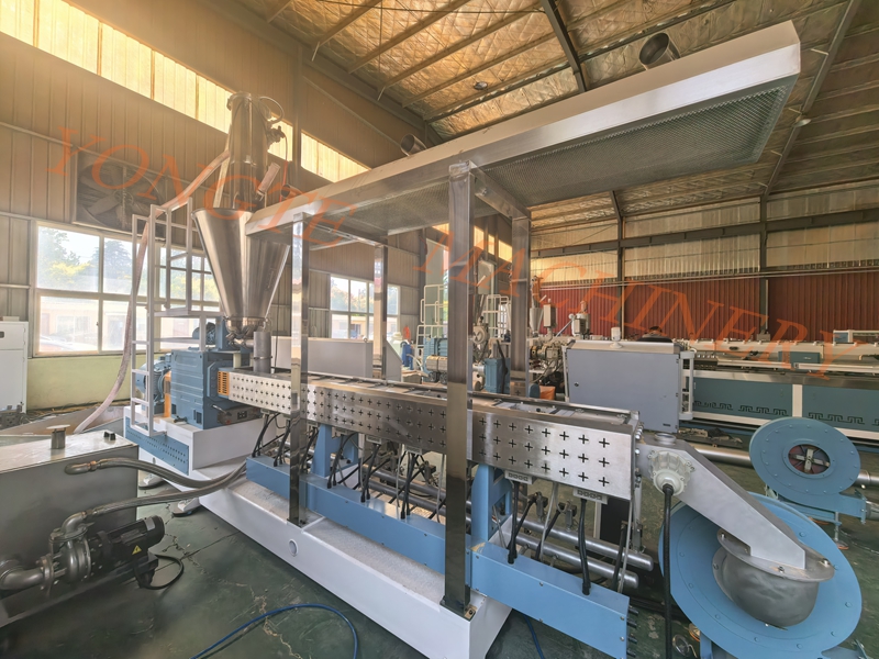La línea de producción de plástico de plástico de plástico de plástico de Qingdao Yongte completó con éxito la operación de prueba