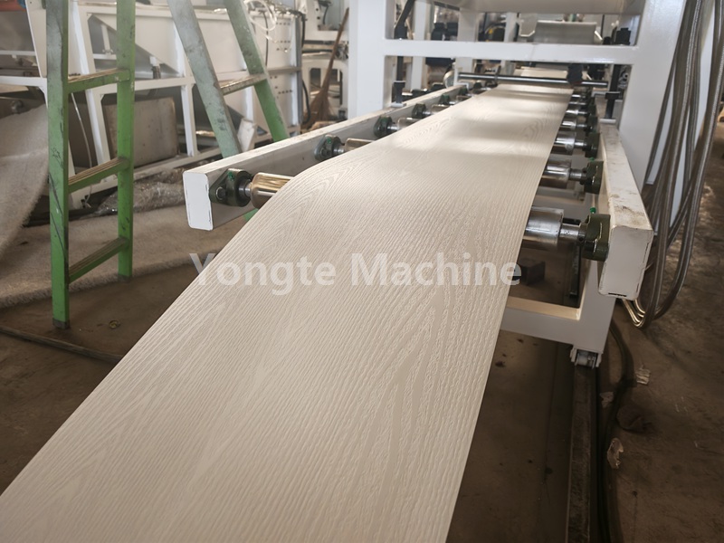 Máquina de suelo LVT probada con éxito