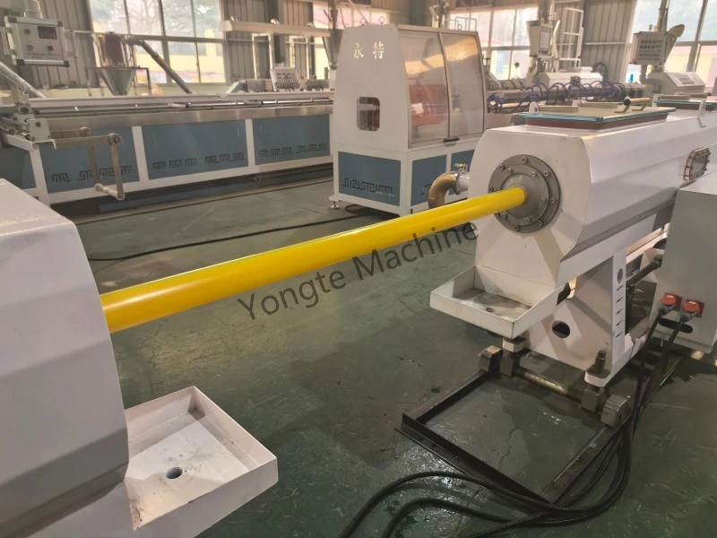 La máquina de tubos Yongte PPR prueba con éxito para un cliente de Irak