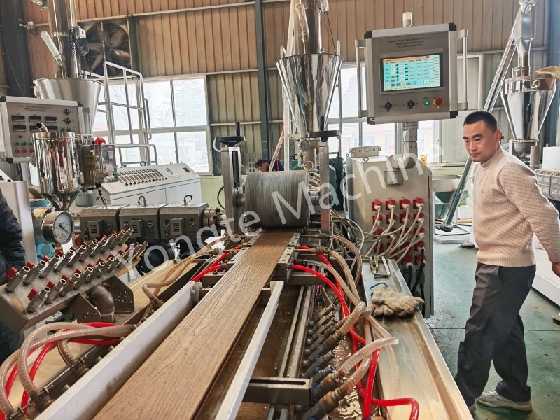 Funcionamiento estable de nuestra máquina para terrazas WPC
