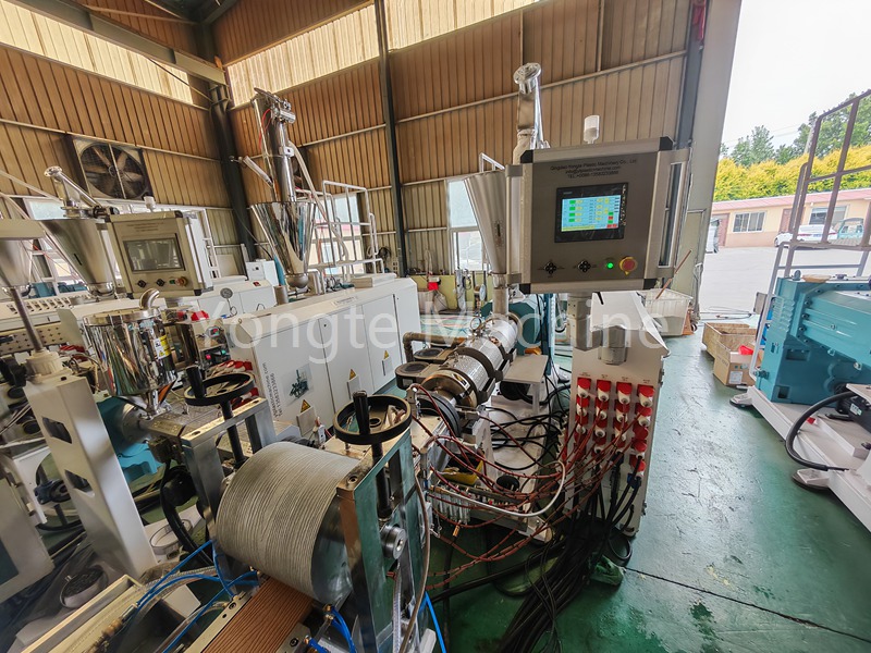  Co-extrusion WPC decking mold