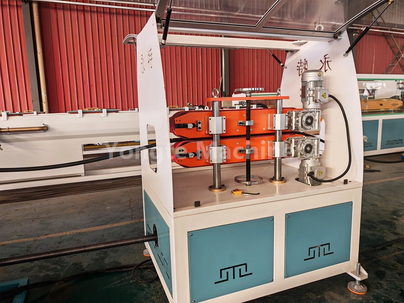 traction machine of rubber irrigation pipe machine