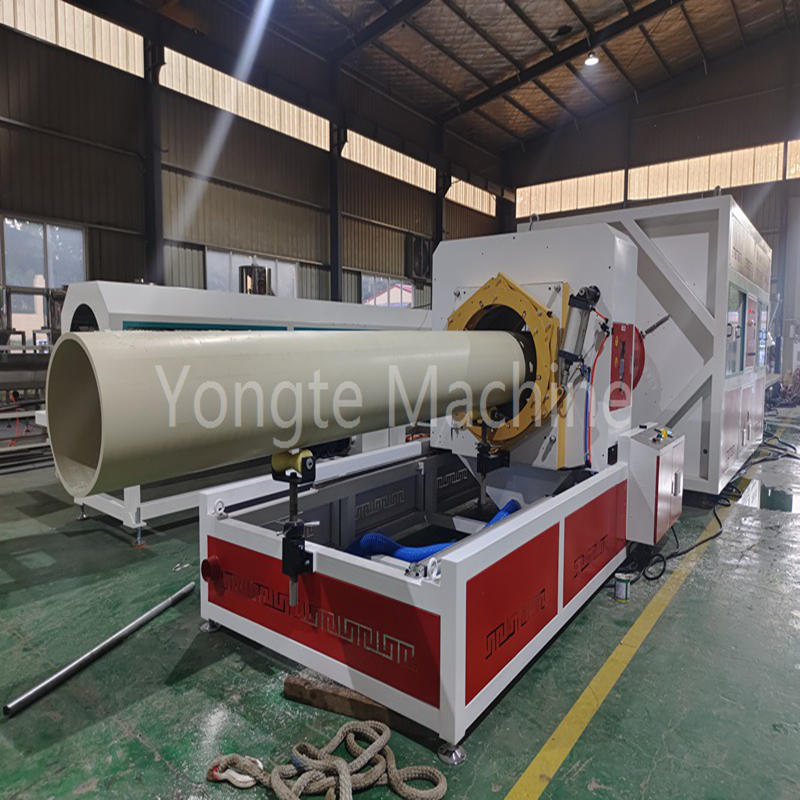 La maquinaria de plástico de Yongte supera los cuellos de botella de producción en tuberías de PVC de 600 mm de diámetro
