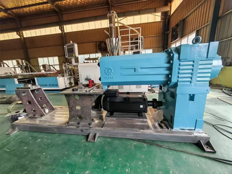 Instalación del extrusor WPC SJSZ80/156