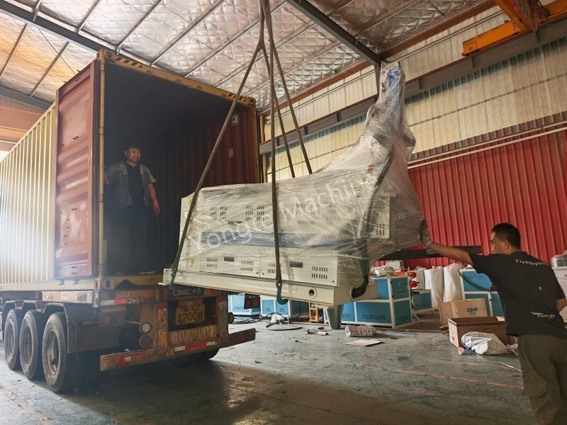 Entrega de máquina granuladora de plástico a clientes de África