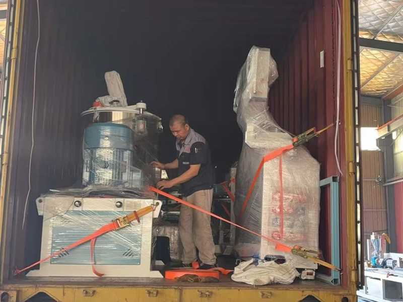 Línea de producción de tuberías de riego por filtración de caucho enviada a la India