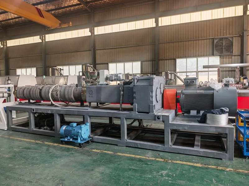 Extrusora cónica de doble tornillo 92/188 para producción de tableros de WPC