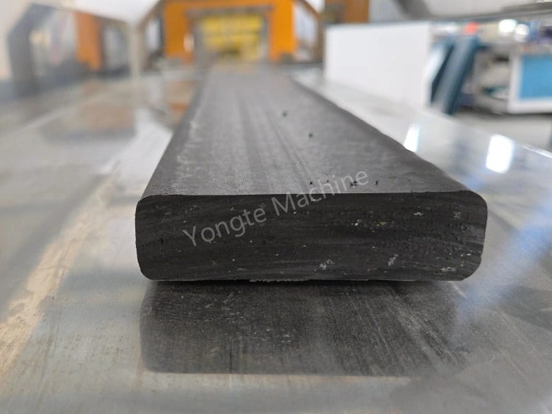 ¿Qué tipo de máquina de madera plástica se puede utilizar para reciclar desechos de plástico?