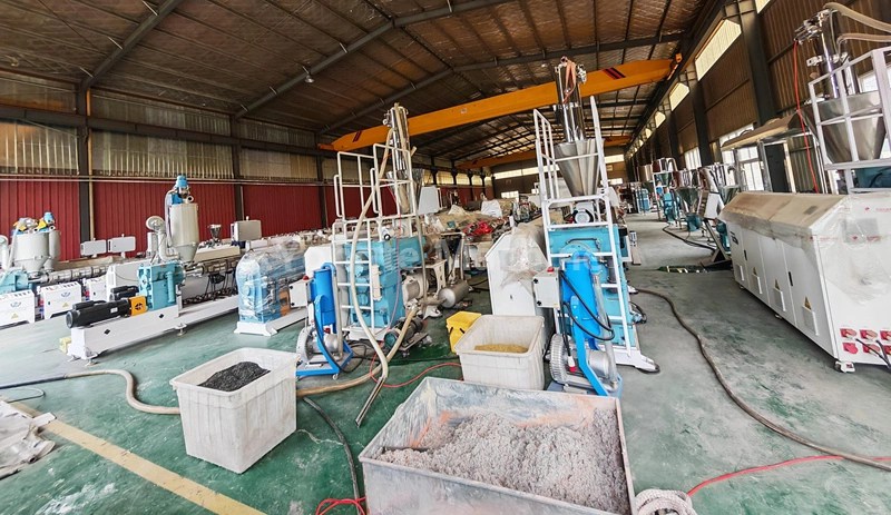 Línea de producción automática de puertas WPC