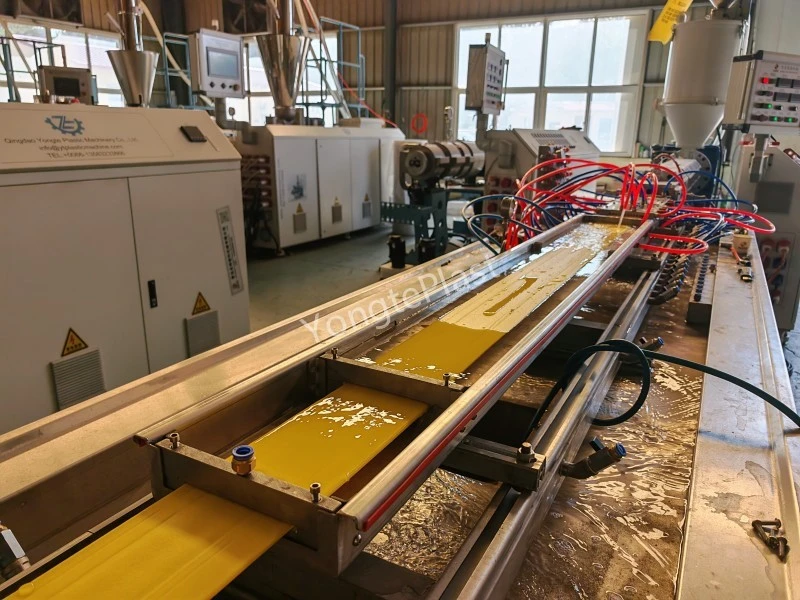 Máquina para fabricar bobinas de láminas de PE