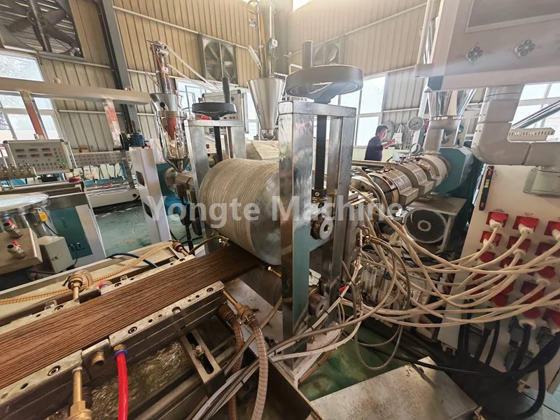 Máquina compuesta de madera PE