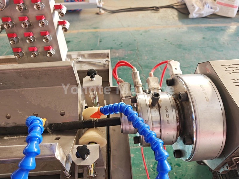 Máquina para fabricar mangueras de remojo