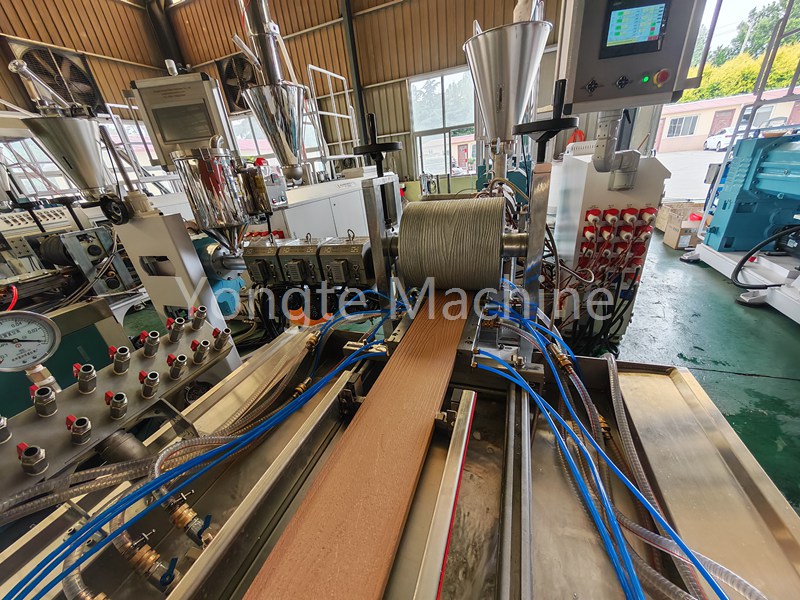 proceso de fabricación de compuestos de madera y plástico