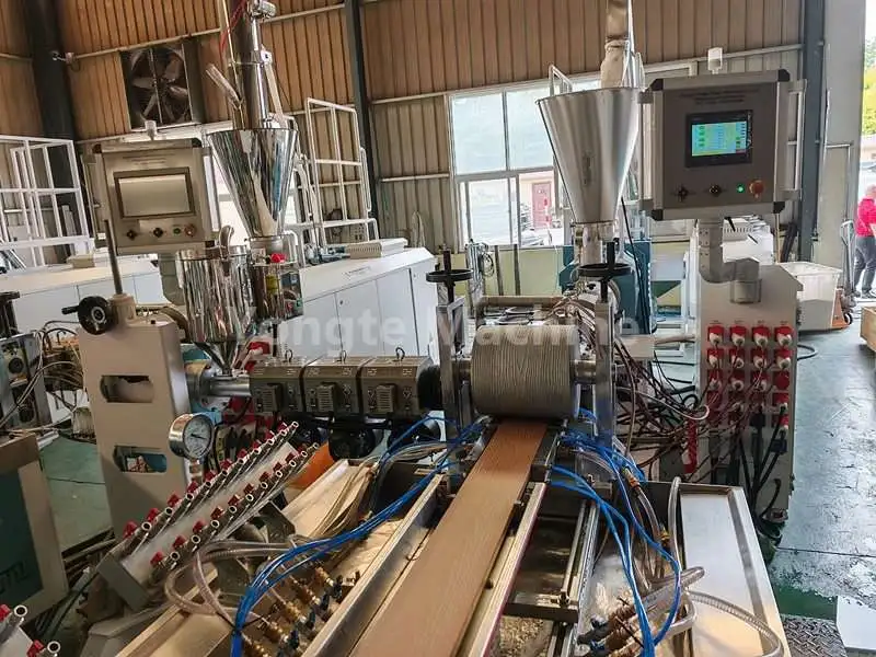 Máquina de producción de terrazas de WPC