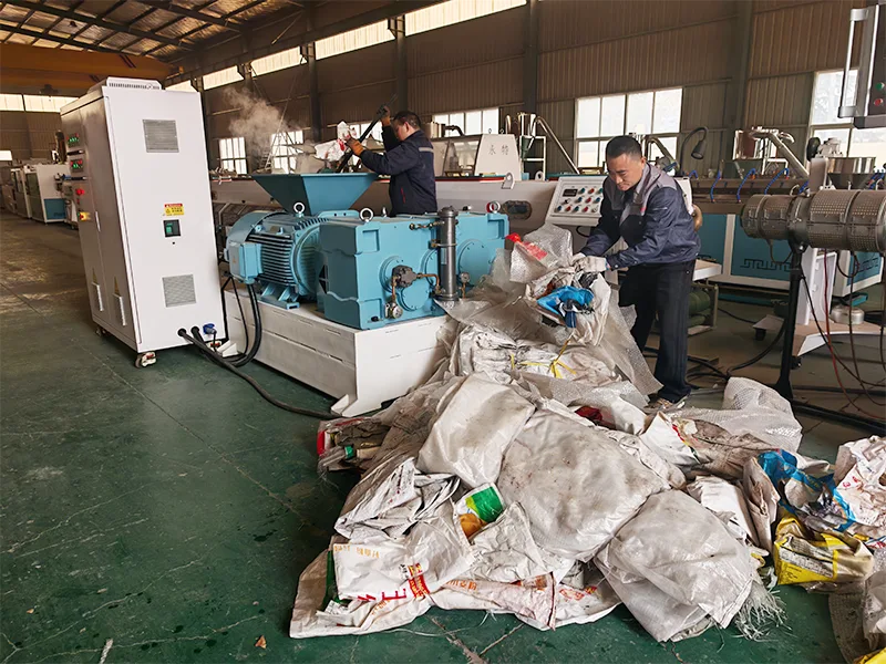 Solución personalizada de reciclaje y reciclaje de residuos plásticos de Yongte para un cliente africano
